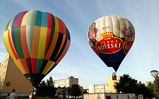 Kolorowe balony pojawiły się nad Pasłękiem. W zawodach rywalizuje piętnaście załóg [VIDEO + ZDJĘCIA]